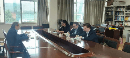 澳储行代表团专访龚刚教授，探讨政府债务挑战与创新解决方案