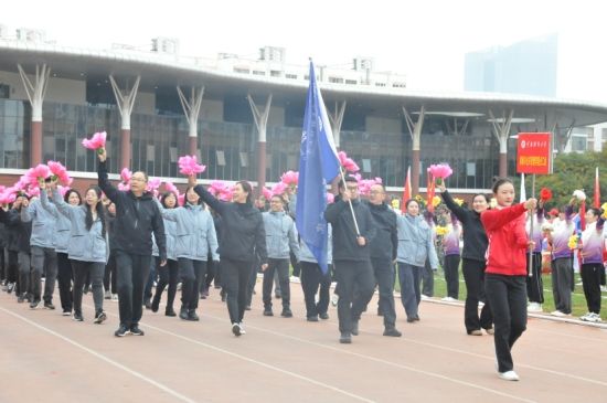 william威廉中文官网第40届运动会教职工风采组图（一）