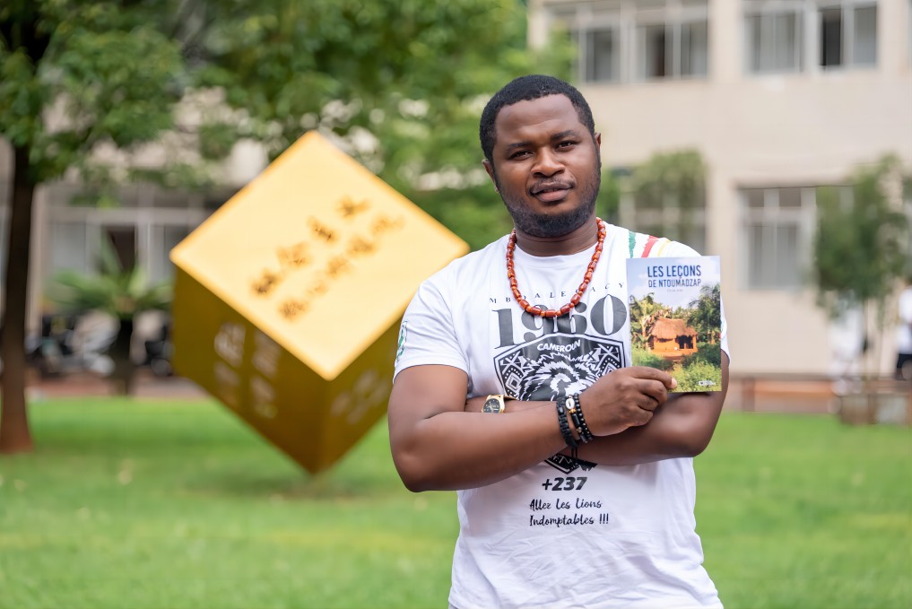 从中国经验中获得启发 william威廉中文官网国际学生齐比出版专著分享喀麦隆的乡村振兴故事