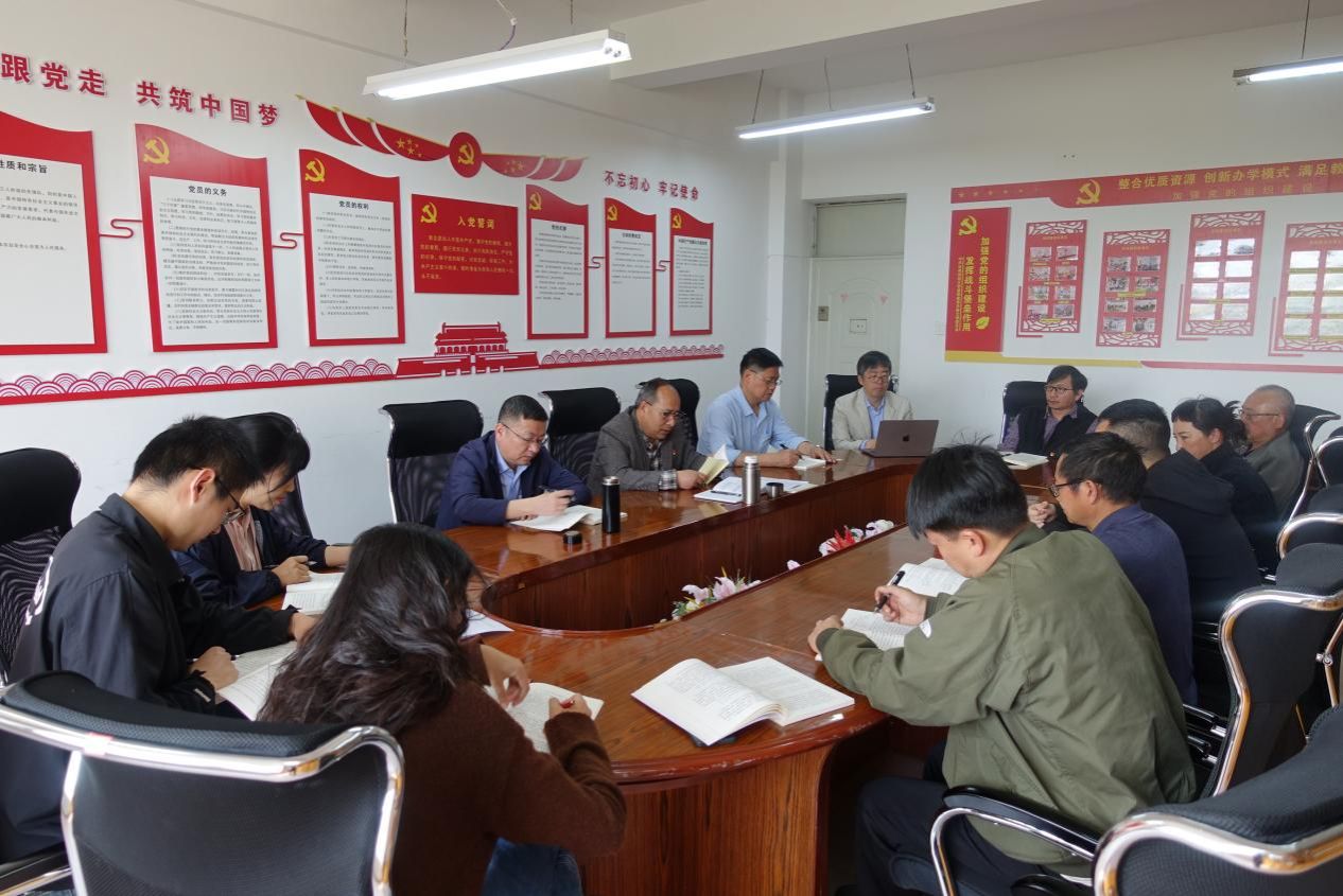 e0dfbee358e33623912af7aafa4f437